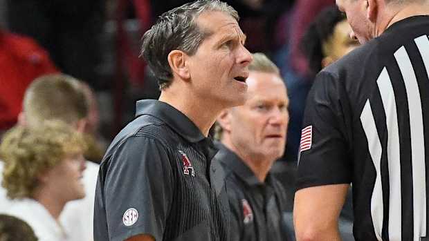 Razorbacks Eric Musselman against Georgia